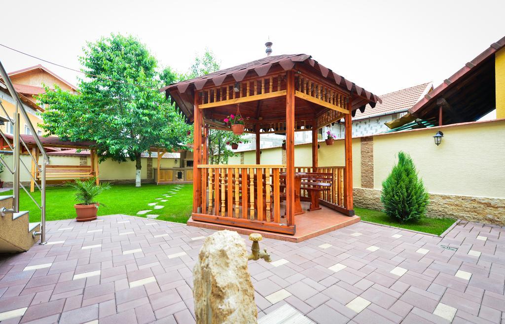Отель Casa Vio Хацег Экстерьер фото